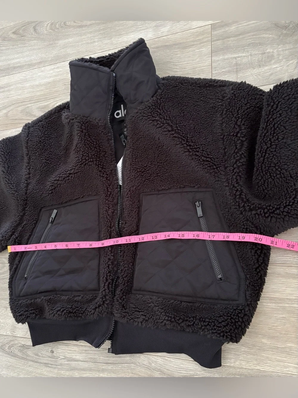ALO Yoga Sherpa Edge Bomber Black sz Small